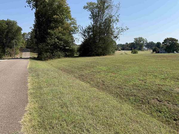2.15 Acres of Residential Land for Sale in Savannah, Tennessee