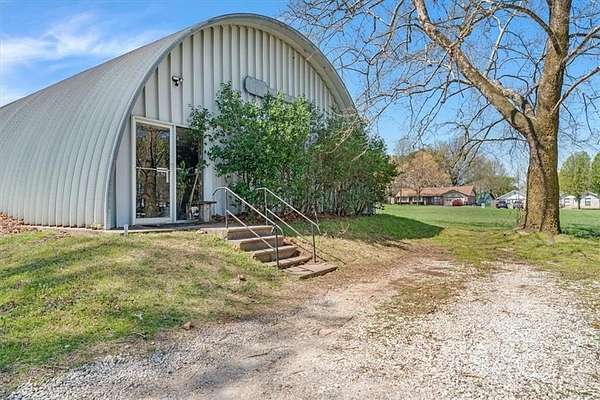 2.16 Acres of Improved Commercial Land for Sale in Springdale, Arkansas