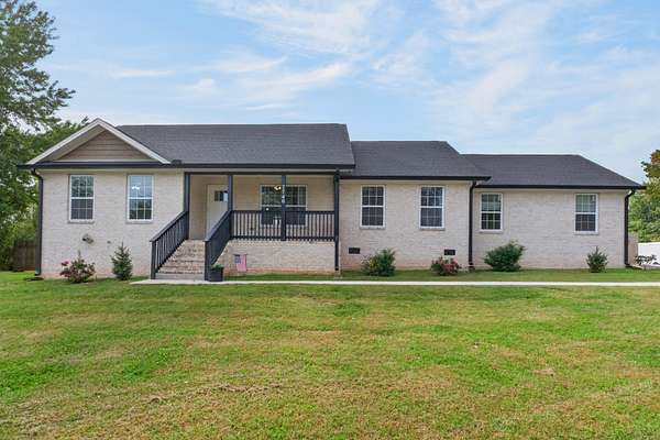 5 Acres of Land with Home for Sale in Baxter, Tennessee