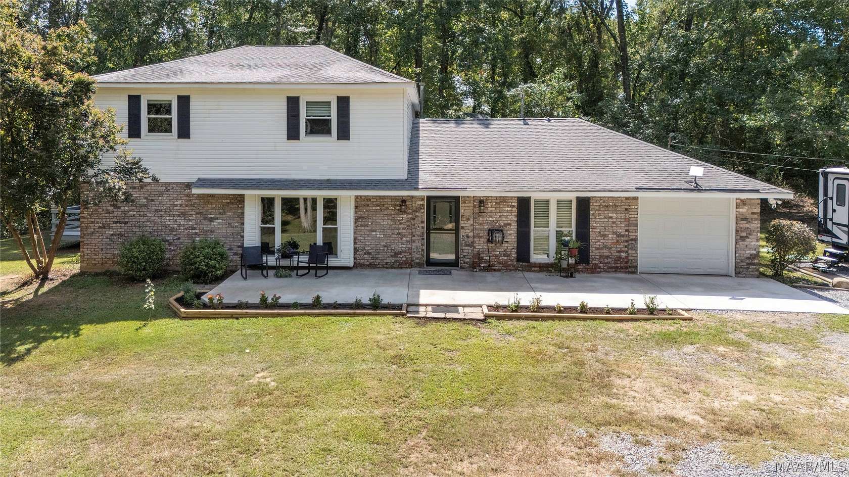 9.3 Acres of Land with Home for Sale in Coosada, Alabama