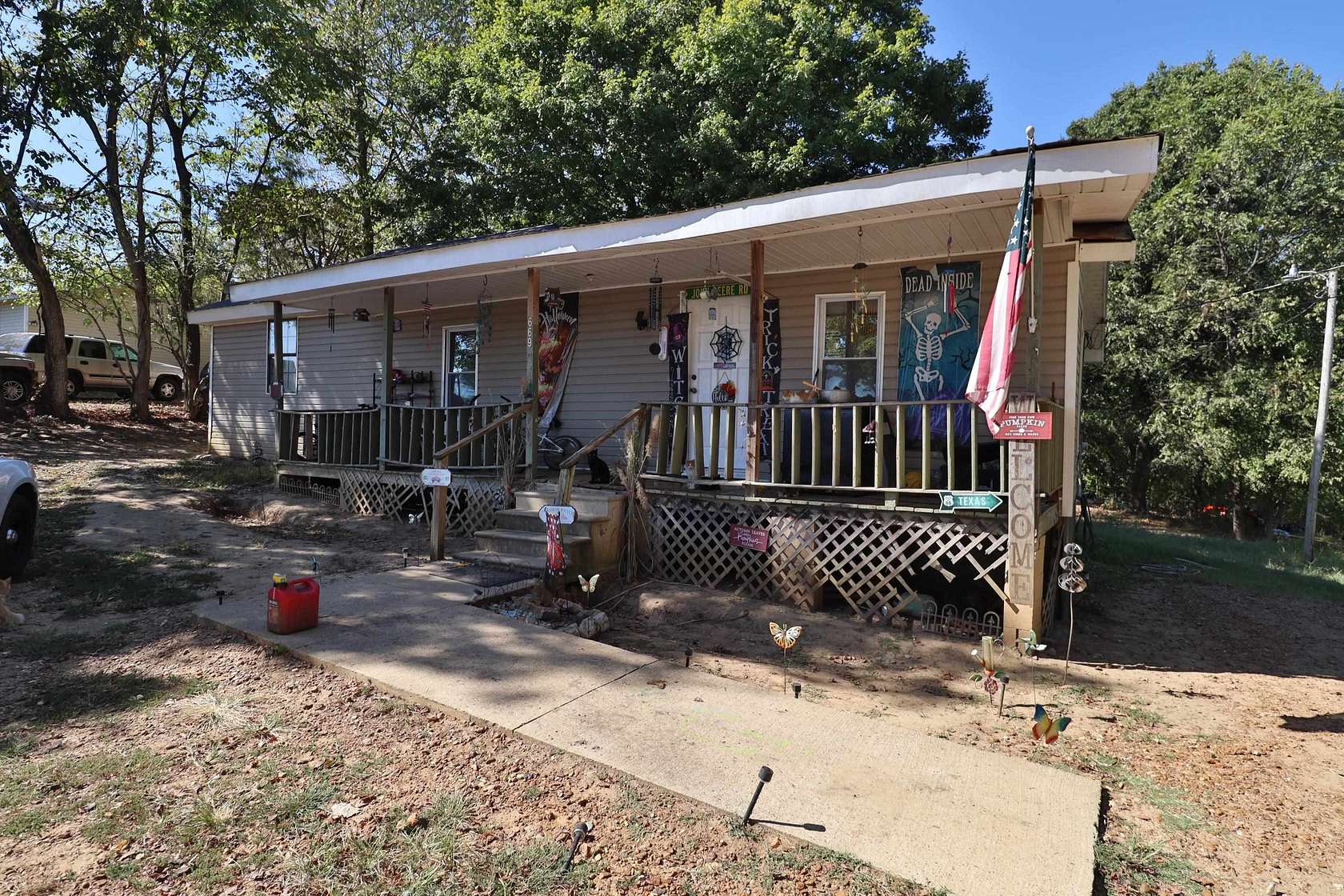 2.47 Acres of Land with Home for Sale in Halls, Tennessee