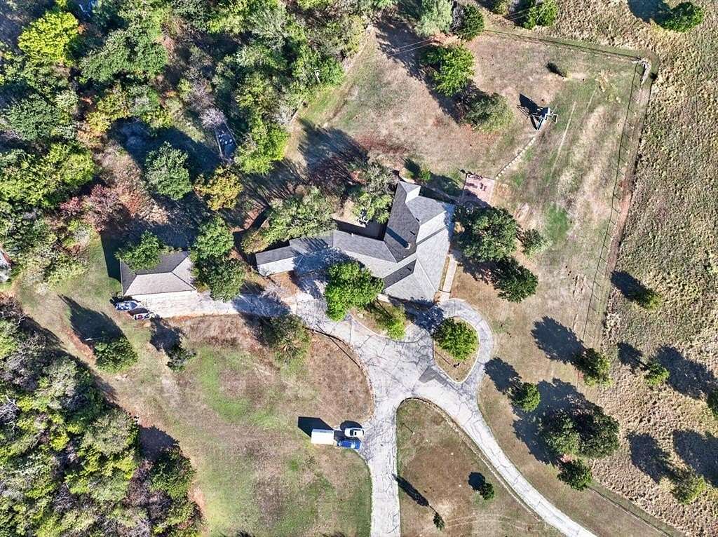 5.33 Acres of Land with Home for Sale in Oklahoma City, Oklahoma