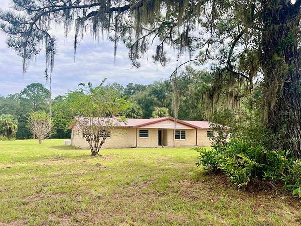 13 Acres of Land with Home for Sale in Williston, Florida