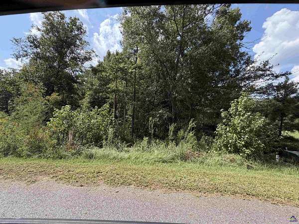 1.69 Acres of Land for Sale in Lizella, Georgia