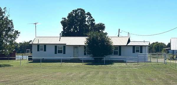 47.4 Acres of Agricultural Land with Home for Sale in Stratford, Oklahoma