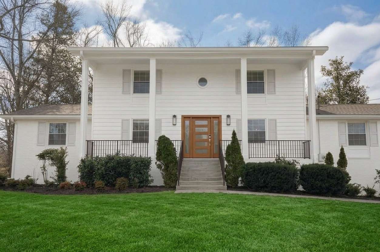 2.2 Acres of Land with Home for Sale in Lebanon, Tennessee