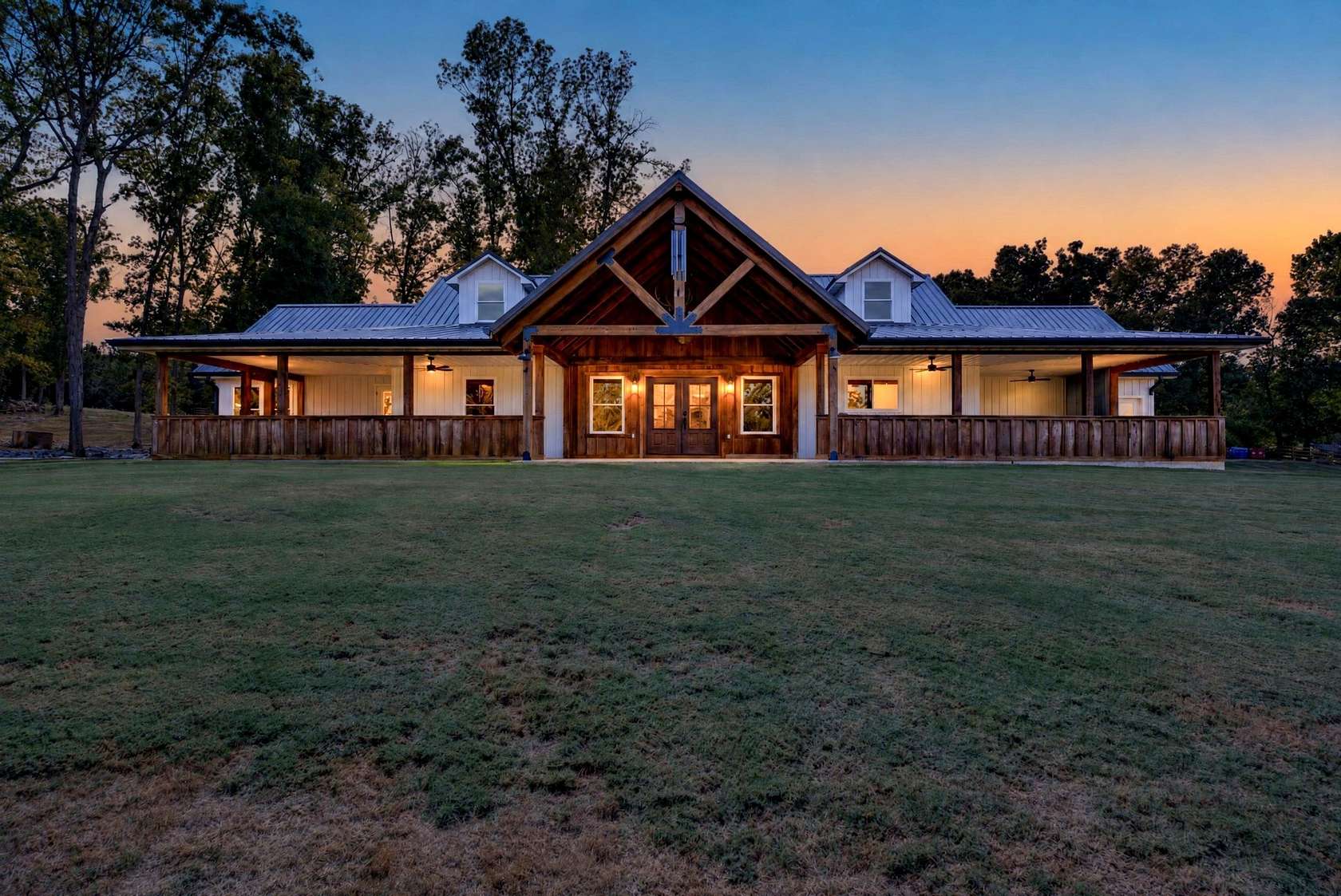 4 Acres of Land with Home for Sale in Big Sandy, Tennessee