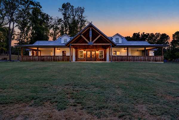 4 Acres of Land with Home for Sale in Big Sandy, Tennessee