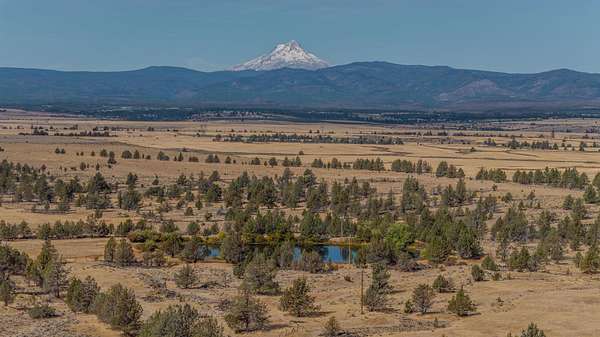 349 Acres of Land for Sale in Maupin, Oregon