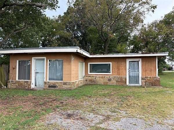 0.37 Acres of Mixed-Use Land for Sale in Porter, Oklahoma