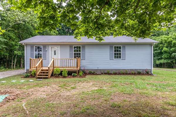 5 Acres of Land with Home for Lease in Mount Pleasant, Tennessee