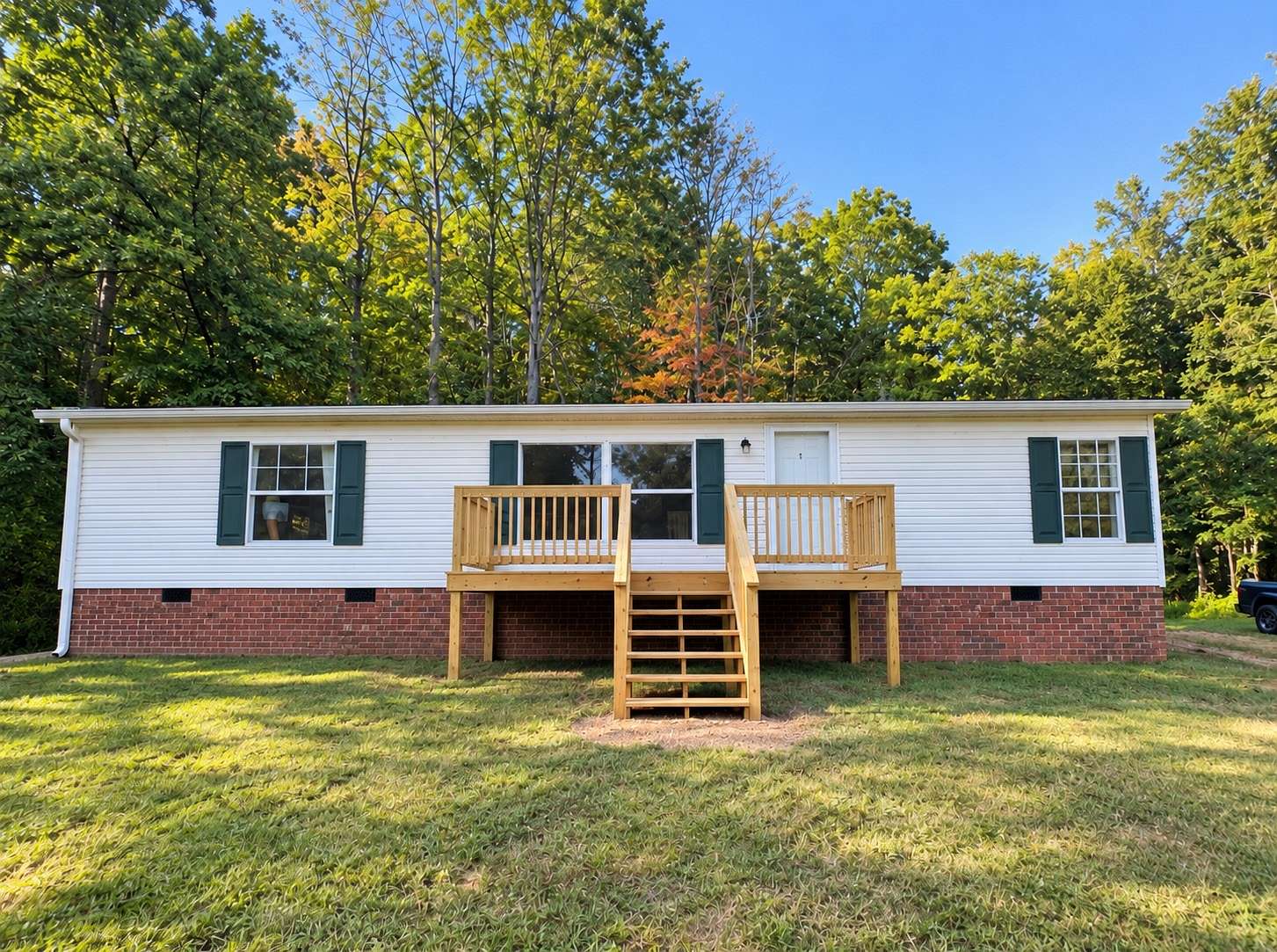 11 Acres of Land with Home for Sale in Westmoreland, Tennessee