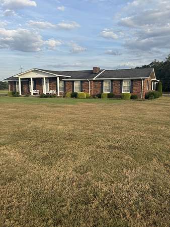 2.66 Acres of Land with Home for Auction in Lafayette, Tennessee