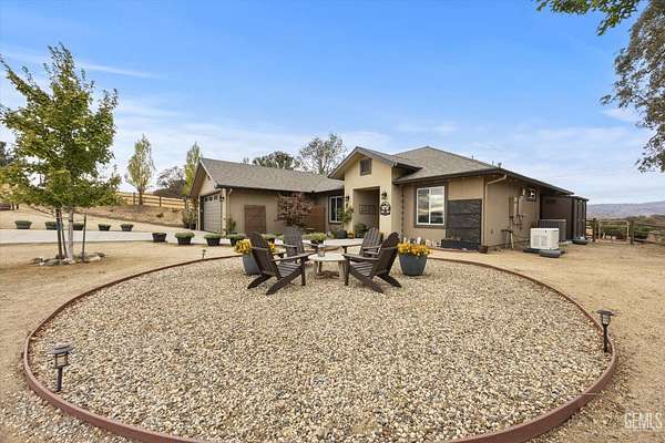 4.8 Acres of Land with Home for Sale in Tehachapi, California