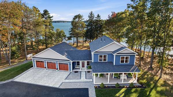 1.72 Acres of Land with Home for Sale in Harpswell Town, Maine