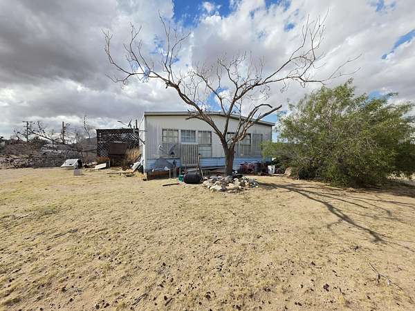 2.5 Acres of Land with Home for Sale in Joshua Tree, California