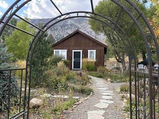 1.88 Acres of Improved Residential Land for Sale in Swall Meadows, California