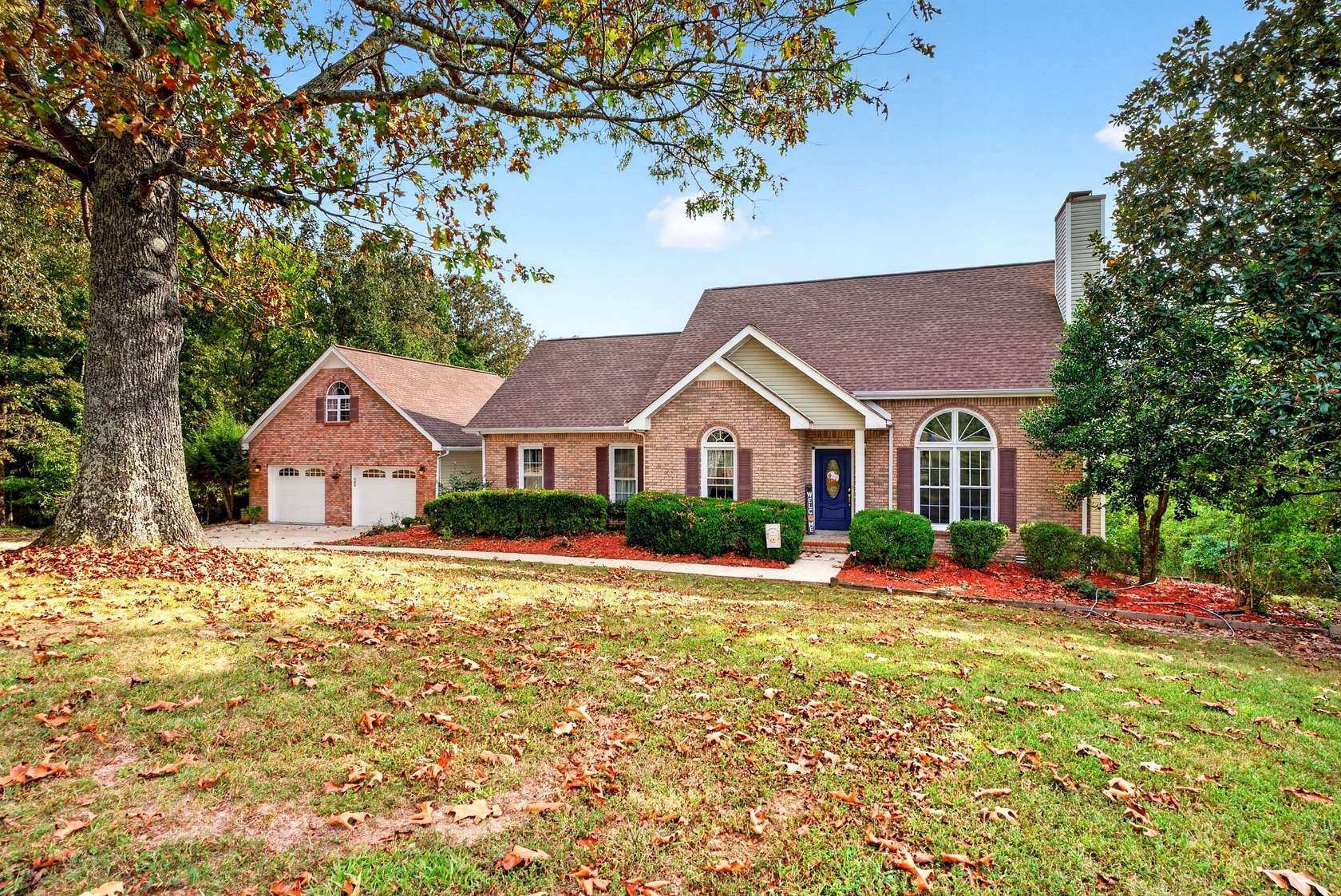 5 Acres of Land with Home for Sale in Palmyra, Tennessee