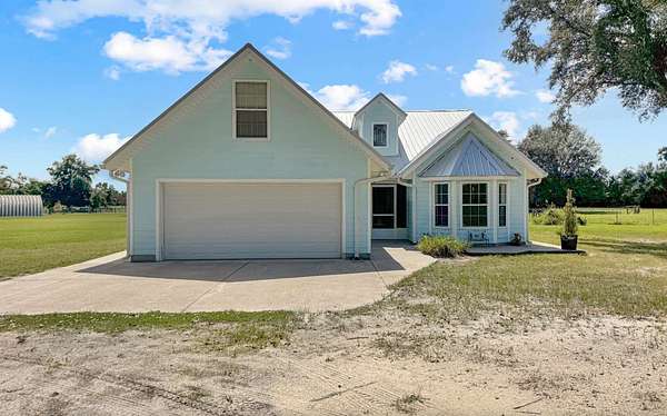 43 Acres of Agricultural Land with Home for Sale in Jasper, Florida
