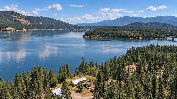 8.3 Acres of Land with Home for Sale in Kettle Falls, Washington