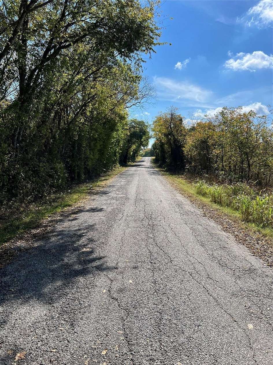 11 Acres of Land for Sale in Whitewright, Texas