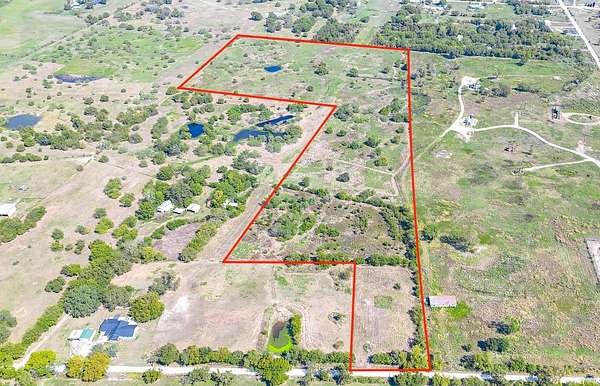26.1 Acres of Land for Sale in Corsicana, Texas