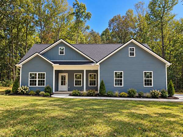 1.5 Acres of Land with Home for Sale in Manchester, Tennessee