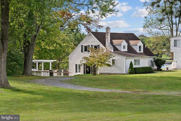1.89 Acres of Land with Home for Sale in Edgewater, Maryland