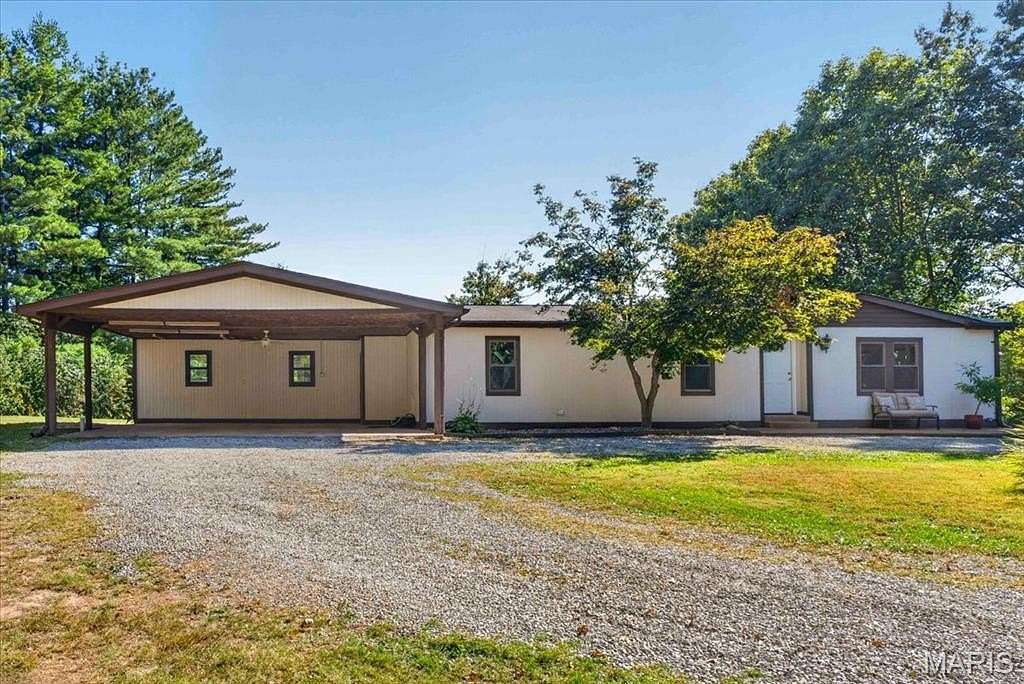 3 Acres of Land with Home for Sale in Columbia, Illinois