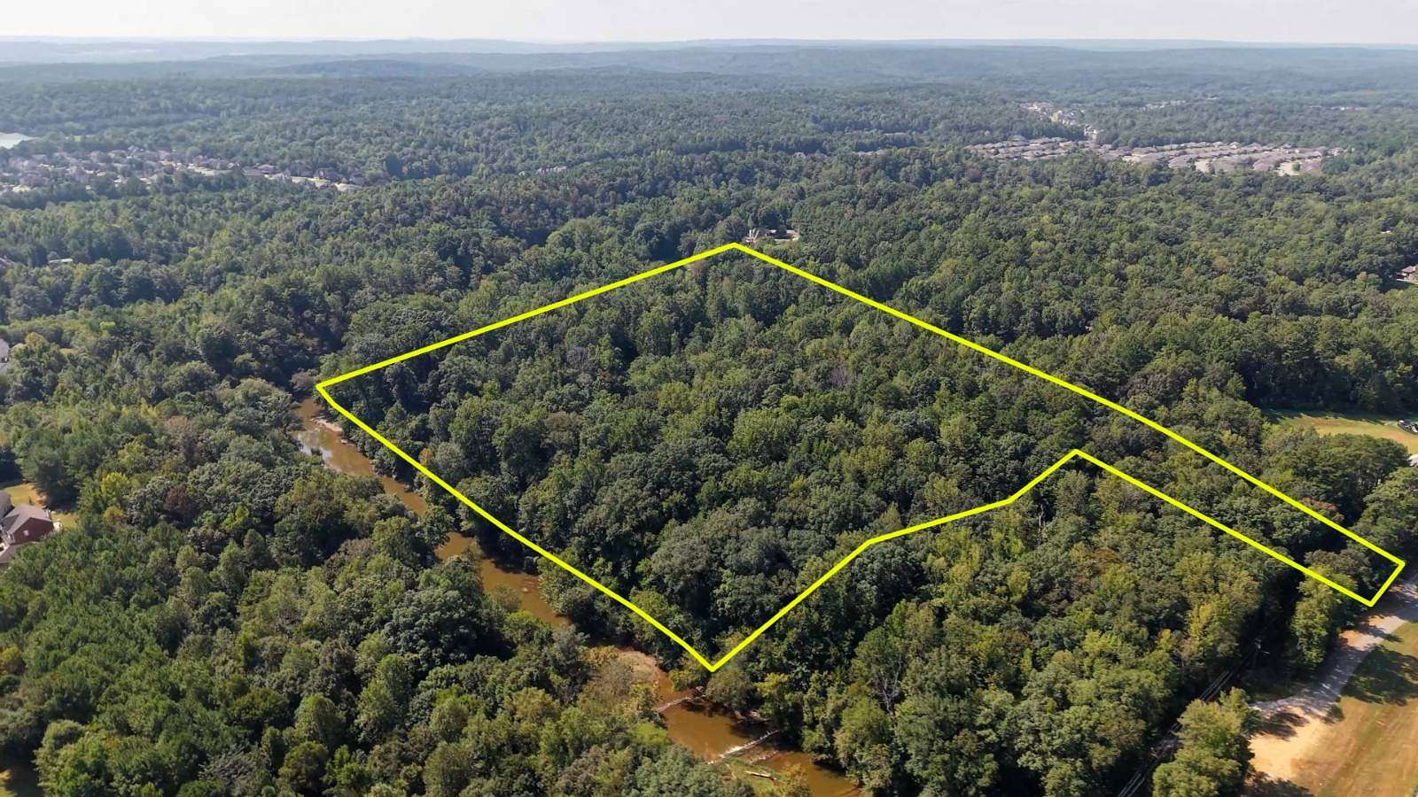 8 Acres of Residential Land for Auction in Helena, Alabama