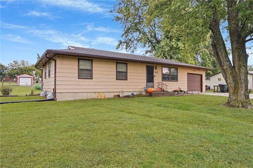 1.5 Acres of Land with Home for Sale in Scranton, Kansas