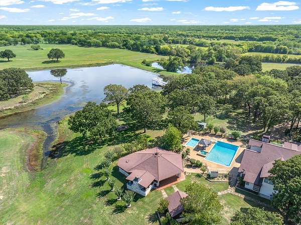 79 Acres of Land with Home for Sale in Edgewood, Texas