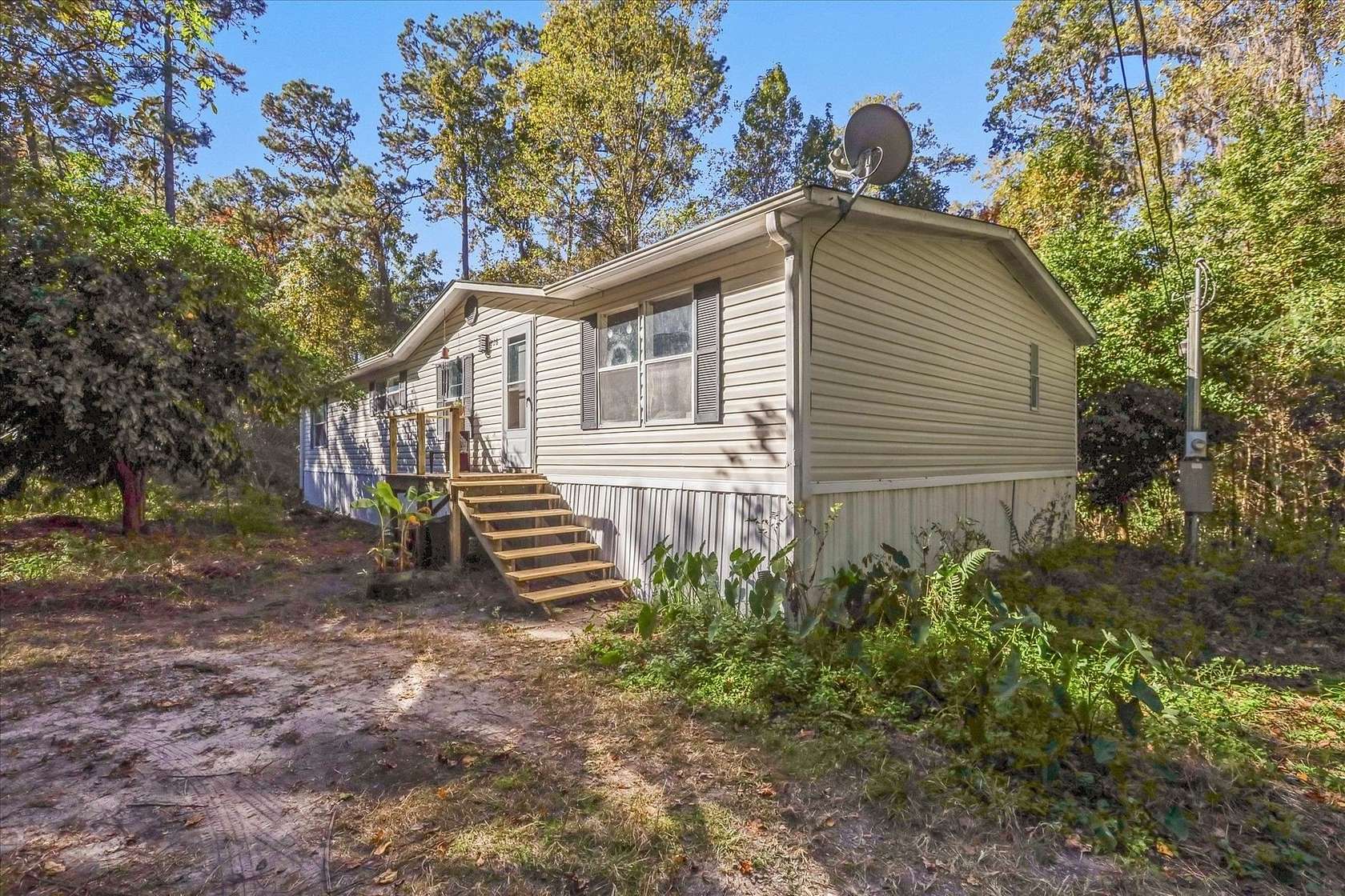 2.5 Acres of Land with Home for Sale in Tallahassee, Florida