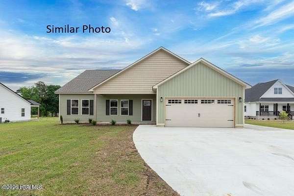 10.1 Acres of Land with Home for Sale in Richlands, North Carolina