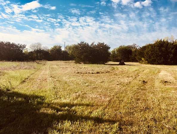 10 Acres of Recreational & Residential Land for Sale in Meridian, Texas