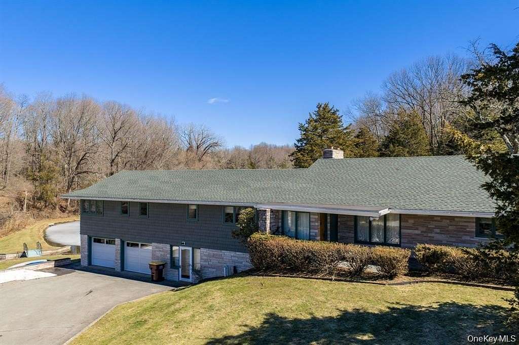 15.5 Acres of Land with Home for Sale in Warwick, New York