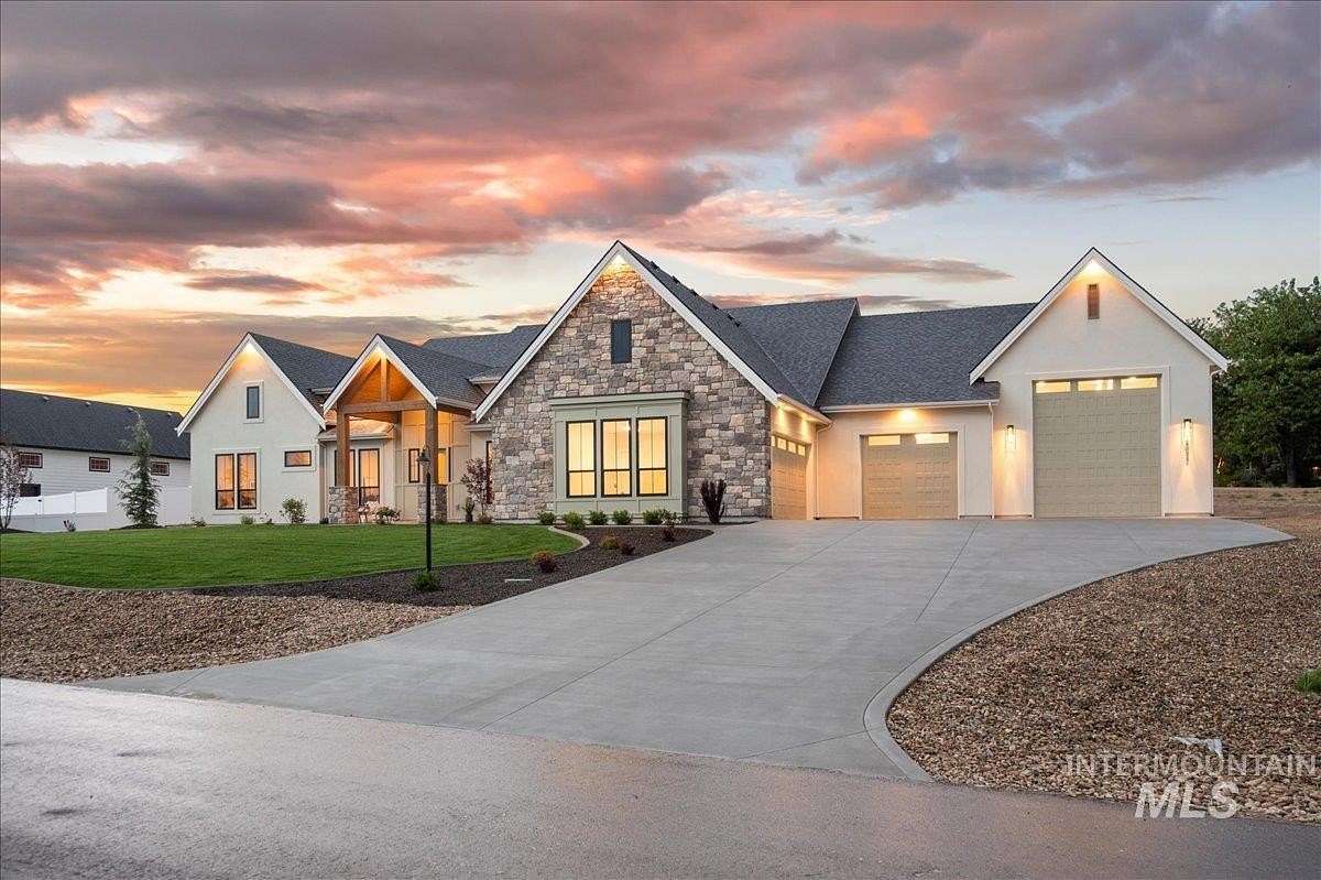 1.84 Acres of Land with Home for Sale in Caldwell, Idaho