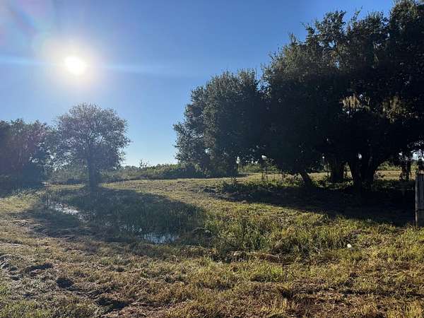 1.25 Acres of Residential Land for Sale in Okeechobee, Florida