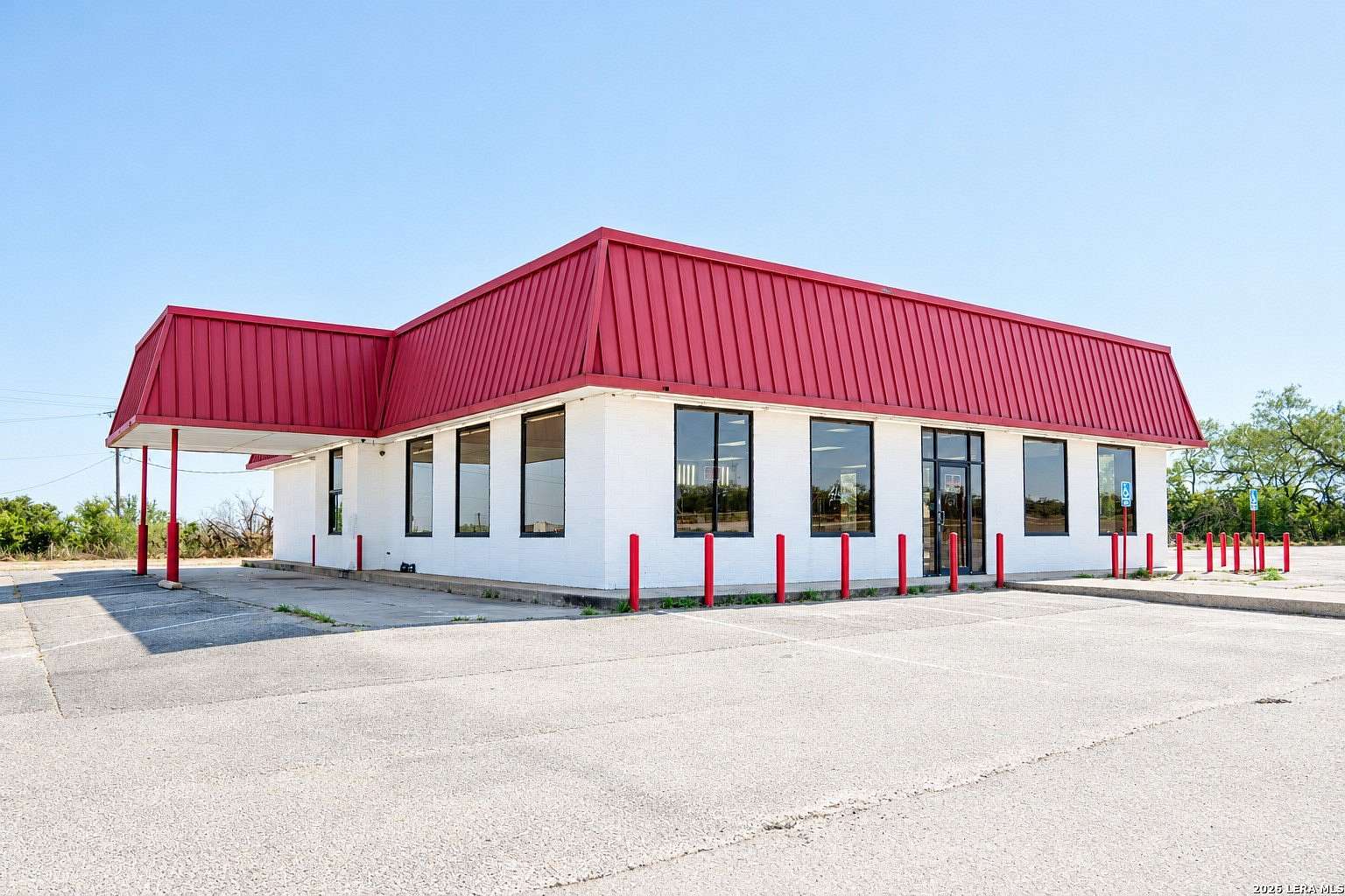 2 Acres of Improved Commercial Land for Sale in Pleasanton, Texas