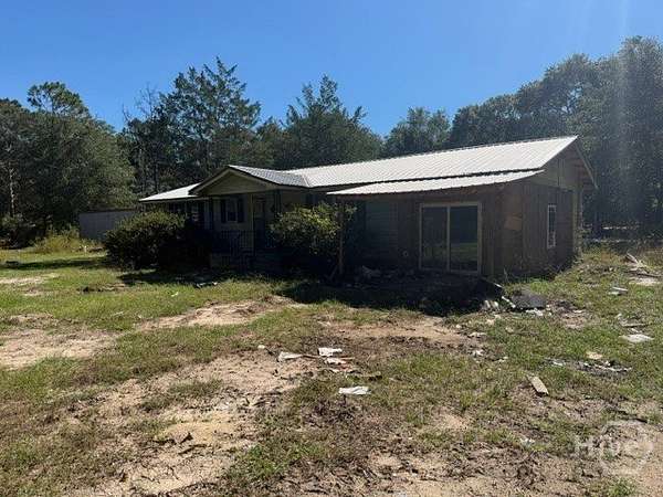 8.9 Acres of Land with Home for Sale in Claxton, Georgia