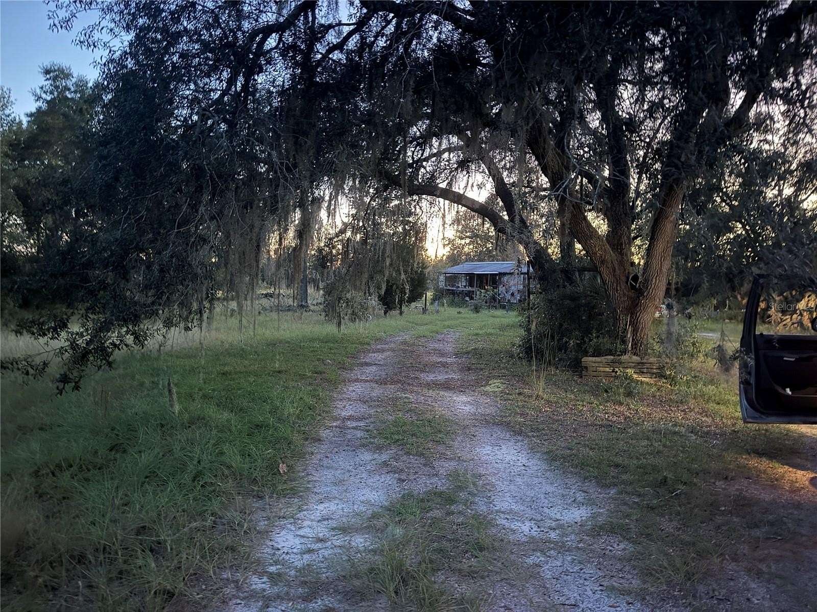 5 Acres of Land with Home for Sale in Trenton, Florida