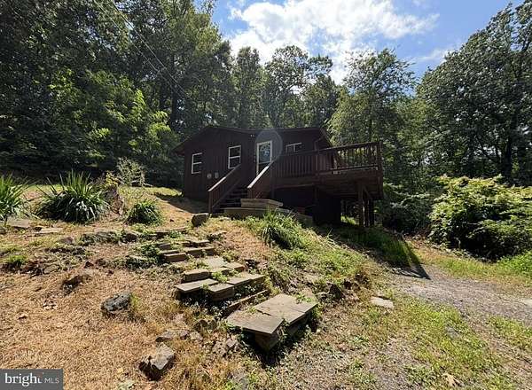 0.77 Acres of Land with Home for Sale in Linden, Virginia