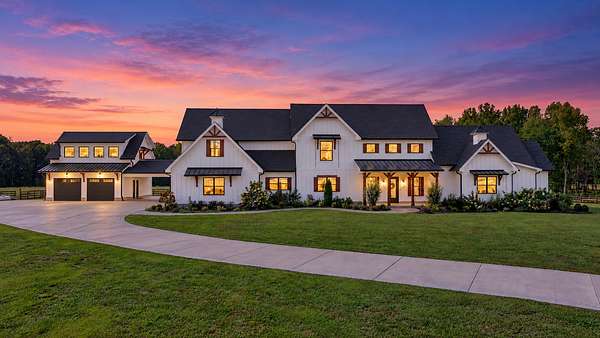 20 Acres of Recreational Land with Home for Sale in Manchester, Tennessee