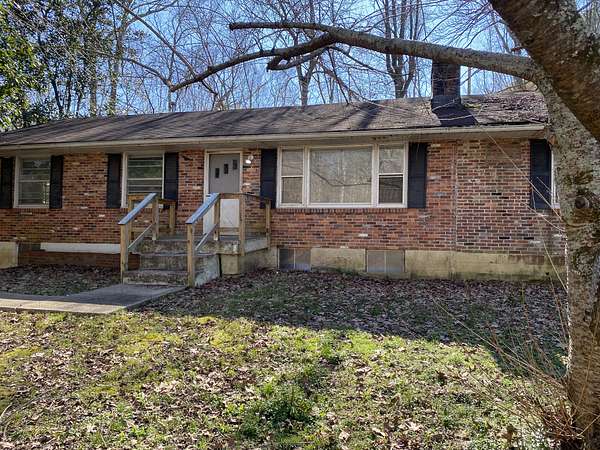 1.75 Acres of Land with Home for Sale in Ashland City, Tennessee