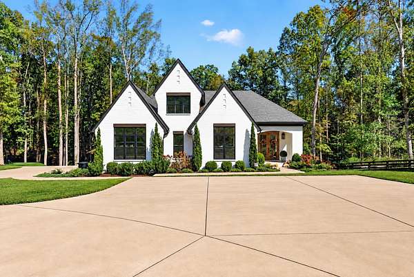 5.42 Acres of Land with Home for Sale in Franklin, Tennessee