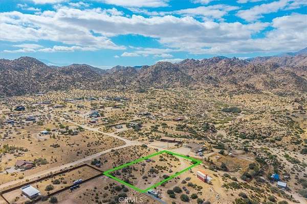 1.2 Acres of Residential Land for Sale in Pioneertown, California