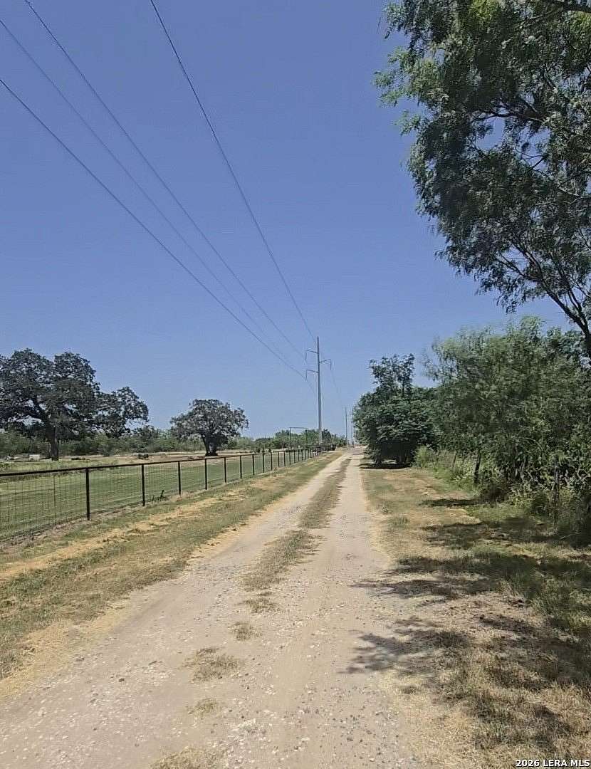 10 Acres of Land for Sale in Seguin, Texas