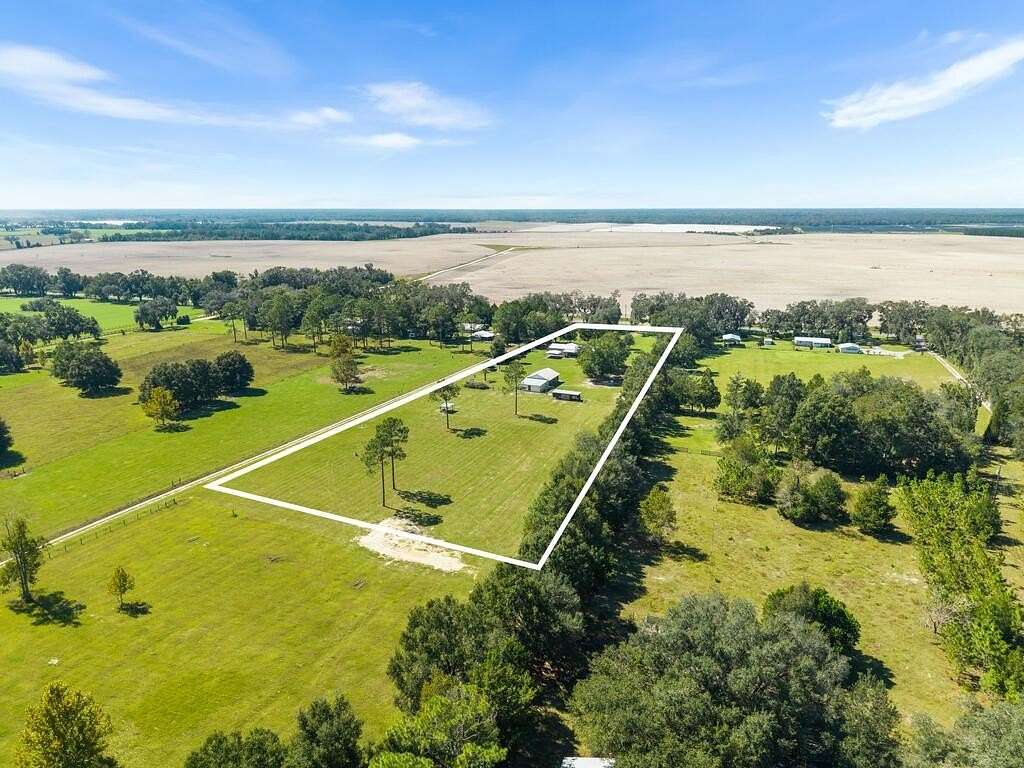 5 Acres of Land with Home for Sale in Trenton, Florida