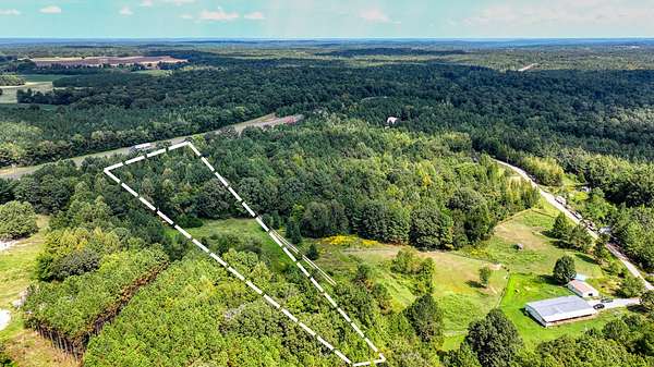 5 Acres of Residential Land for Sale in Holladay, Tennessee