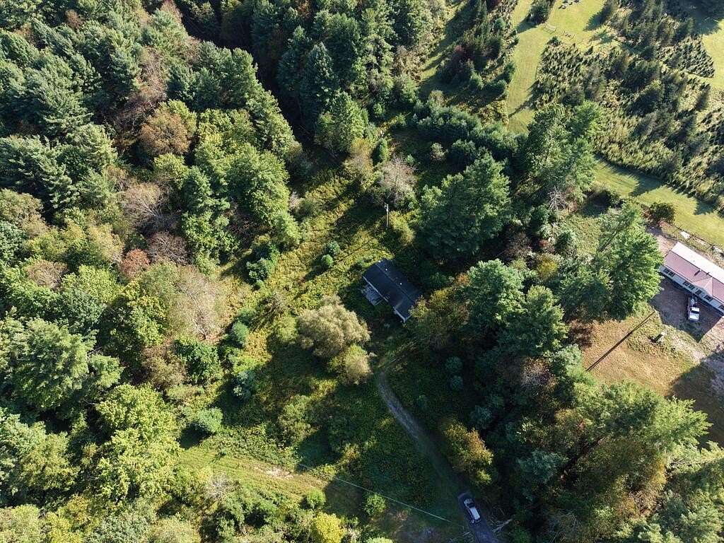 1.25 Acres of Land for Sale in Troutdale, Virginia